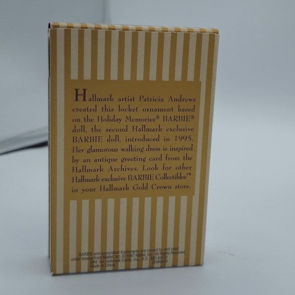 Vintage 1997 Hallmark Keepsake Holiday Memories Barbie Ornament Locket - Picture 2 of 4